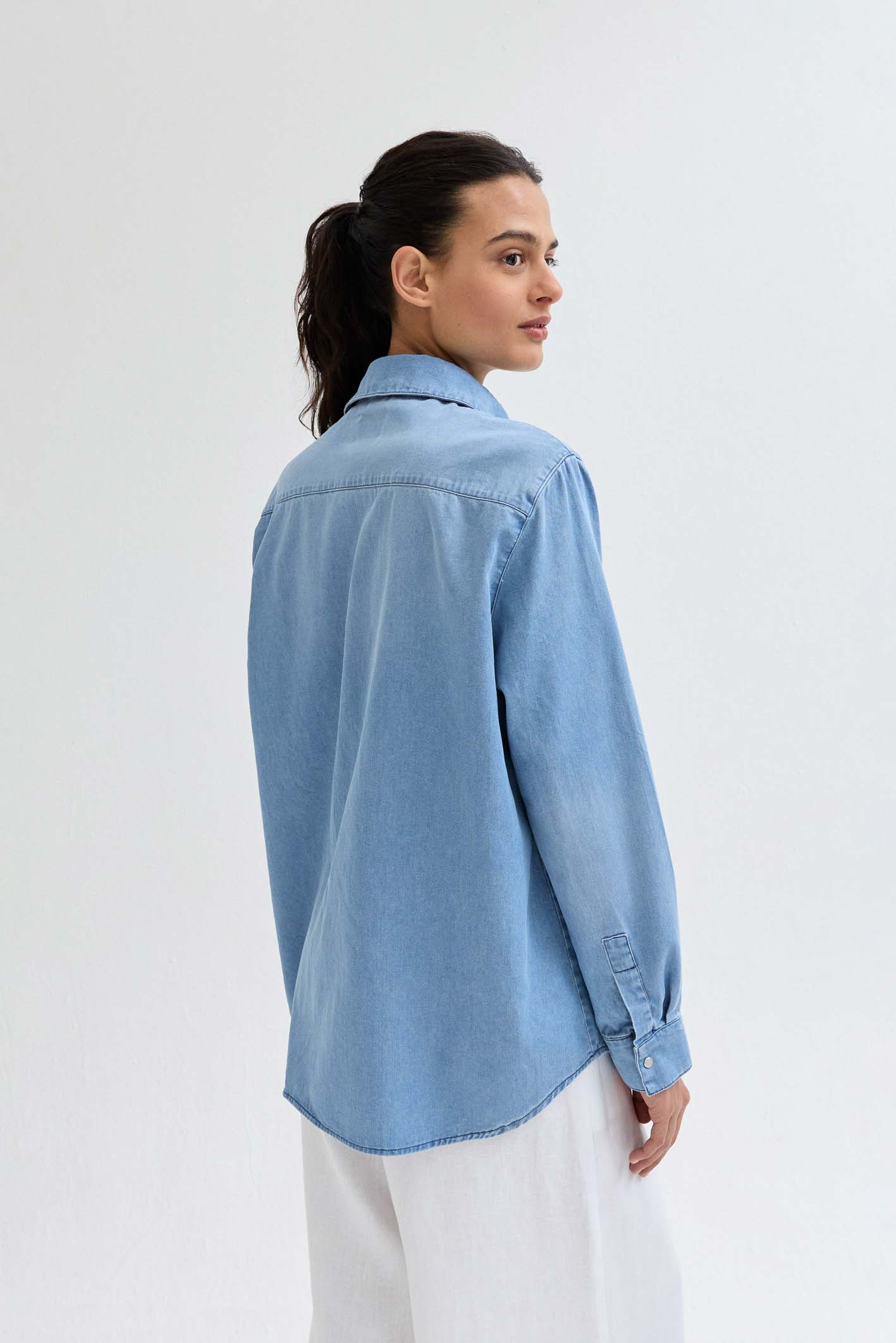 awada_camisa-denim_47-15-2024__picture-53907