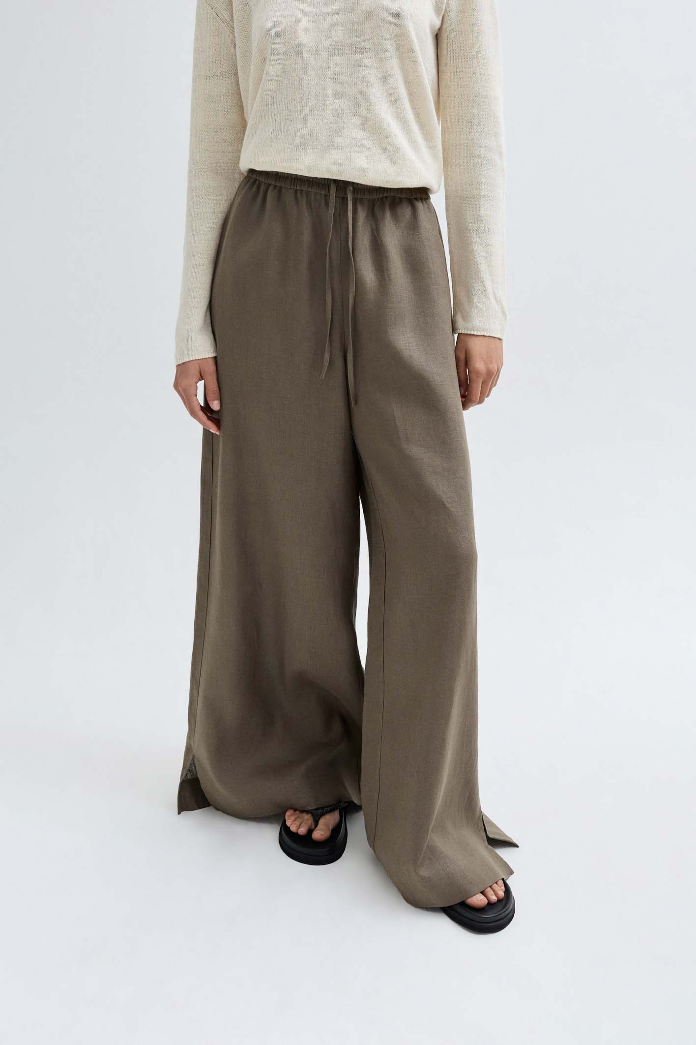 awada_pantalon-pijamero-lino_40-24-2024__picture-54071