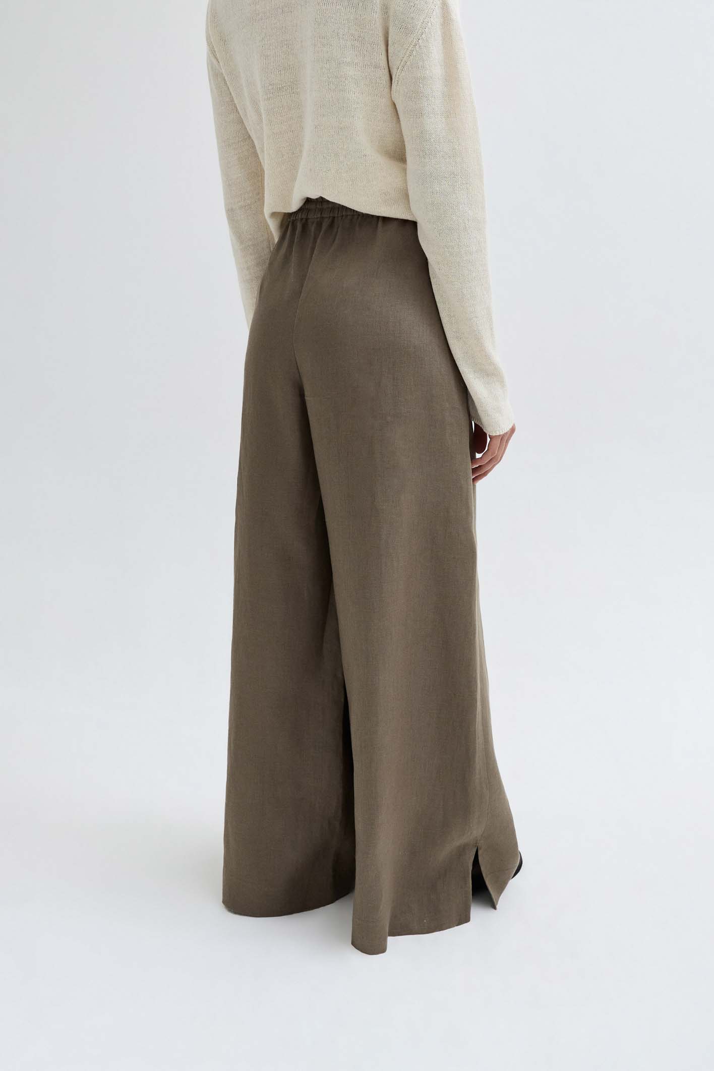 awada_pantalon-pijamero-lino_40-24-2024__picture-54072