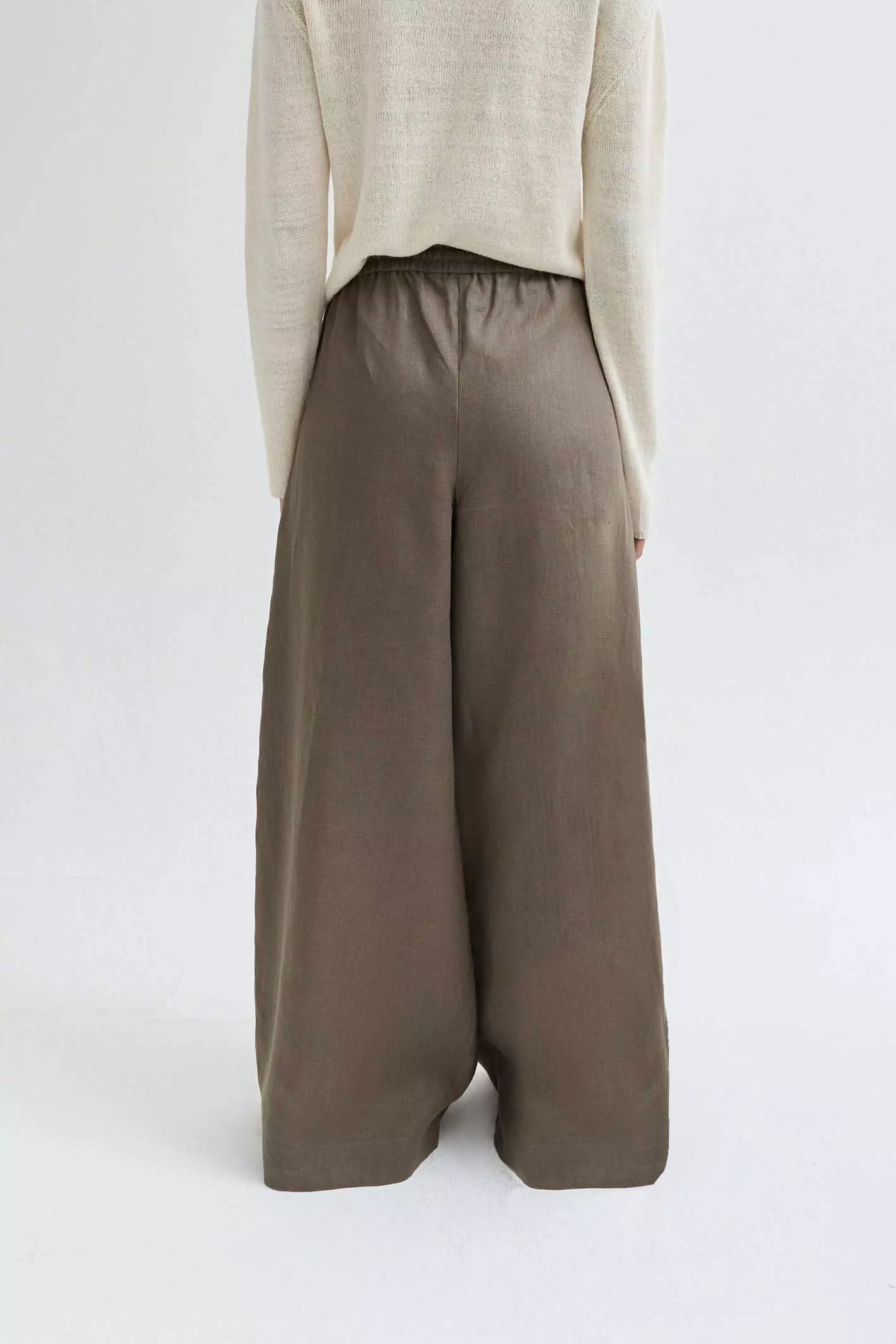 awada_pantalon-pijamero-lino_40-24-2024__picture-54508