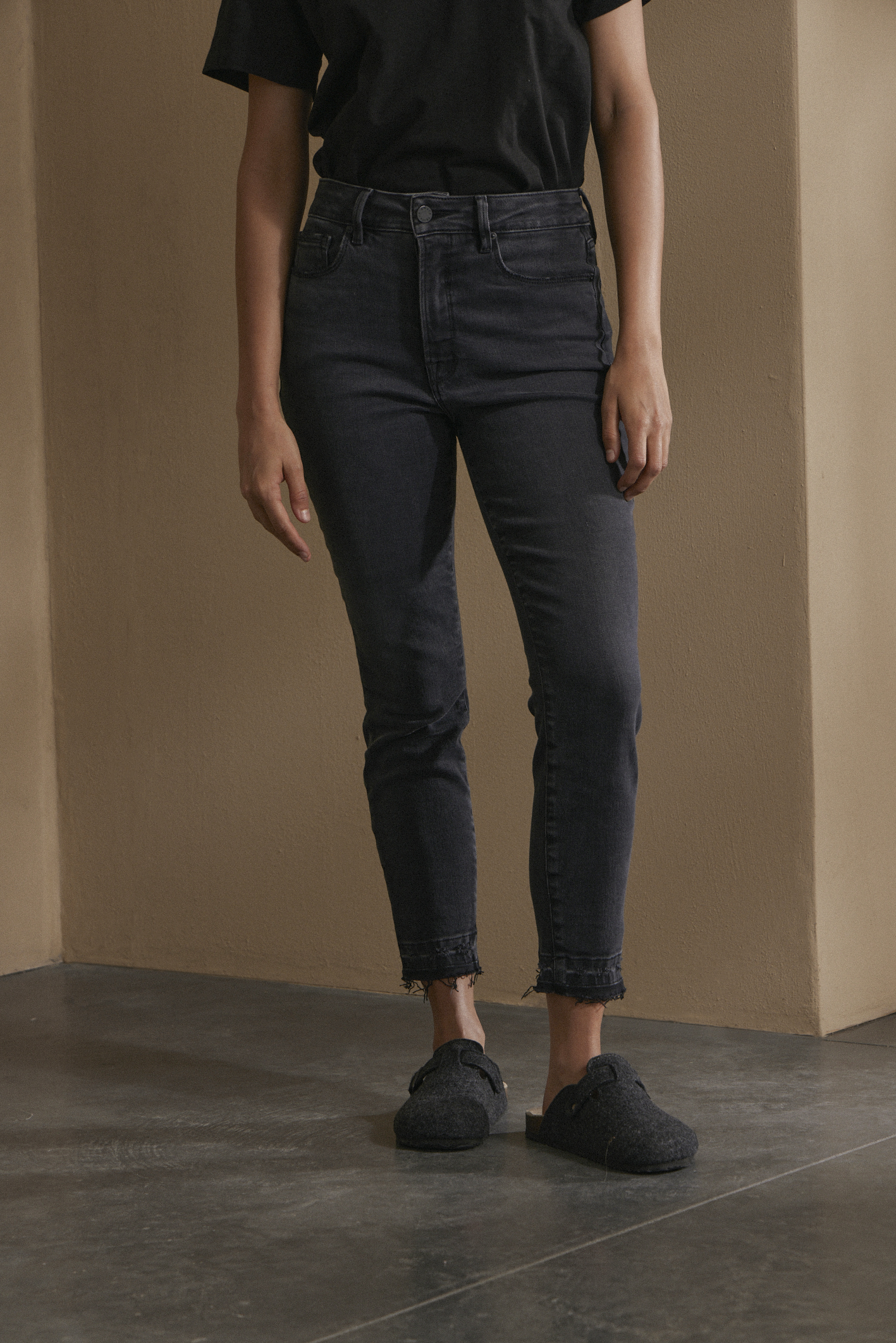 awada_jean-premium-slim-black_05-30-2025__picture-57235