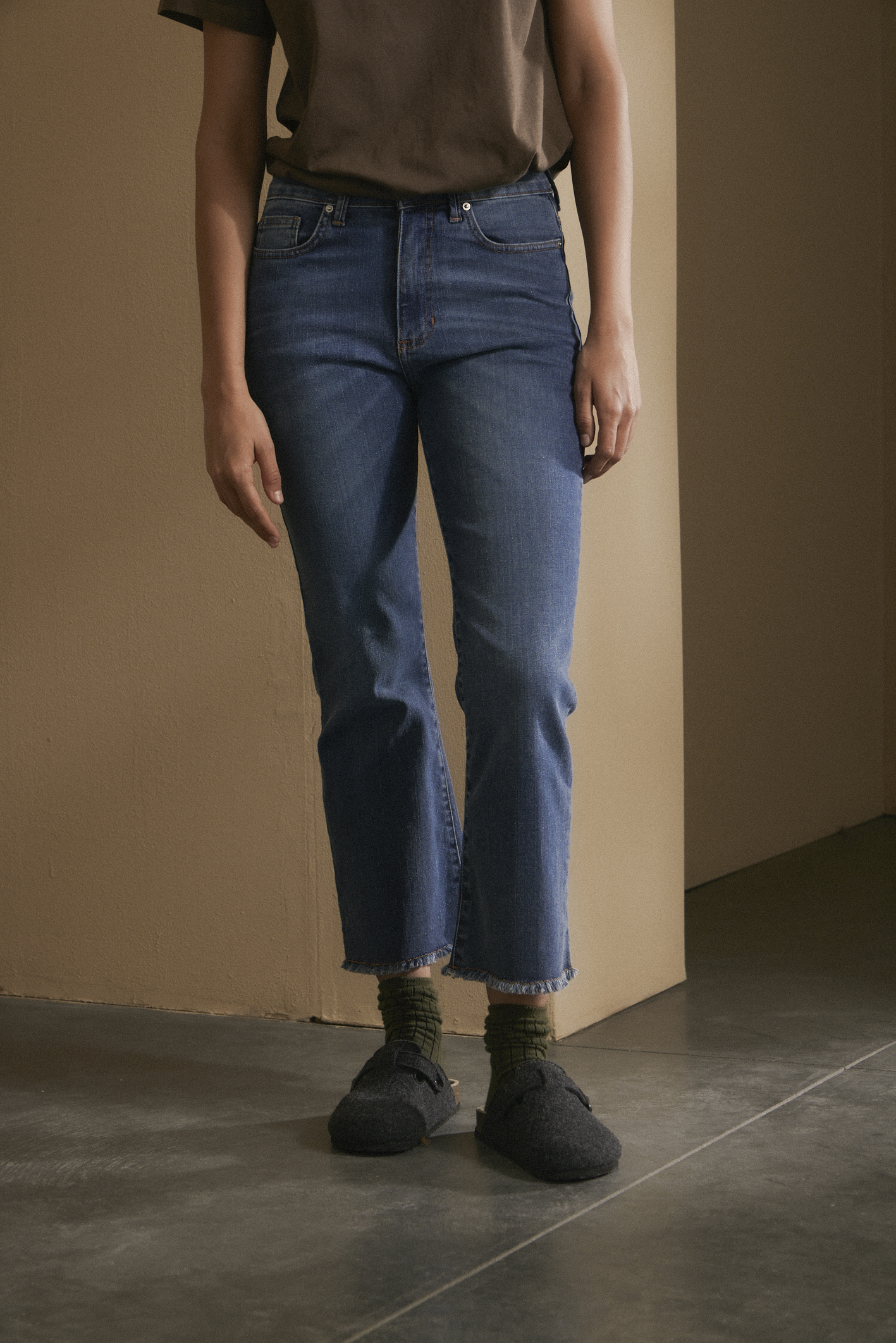 awada_jean-bootcut-blue_10-30-2025__picture-57255