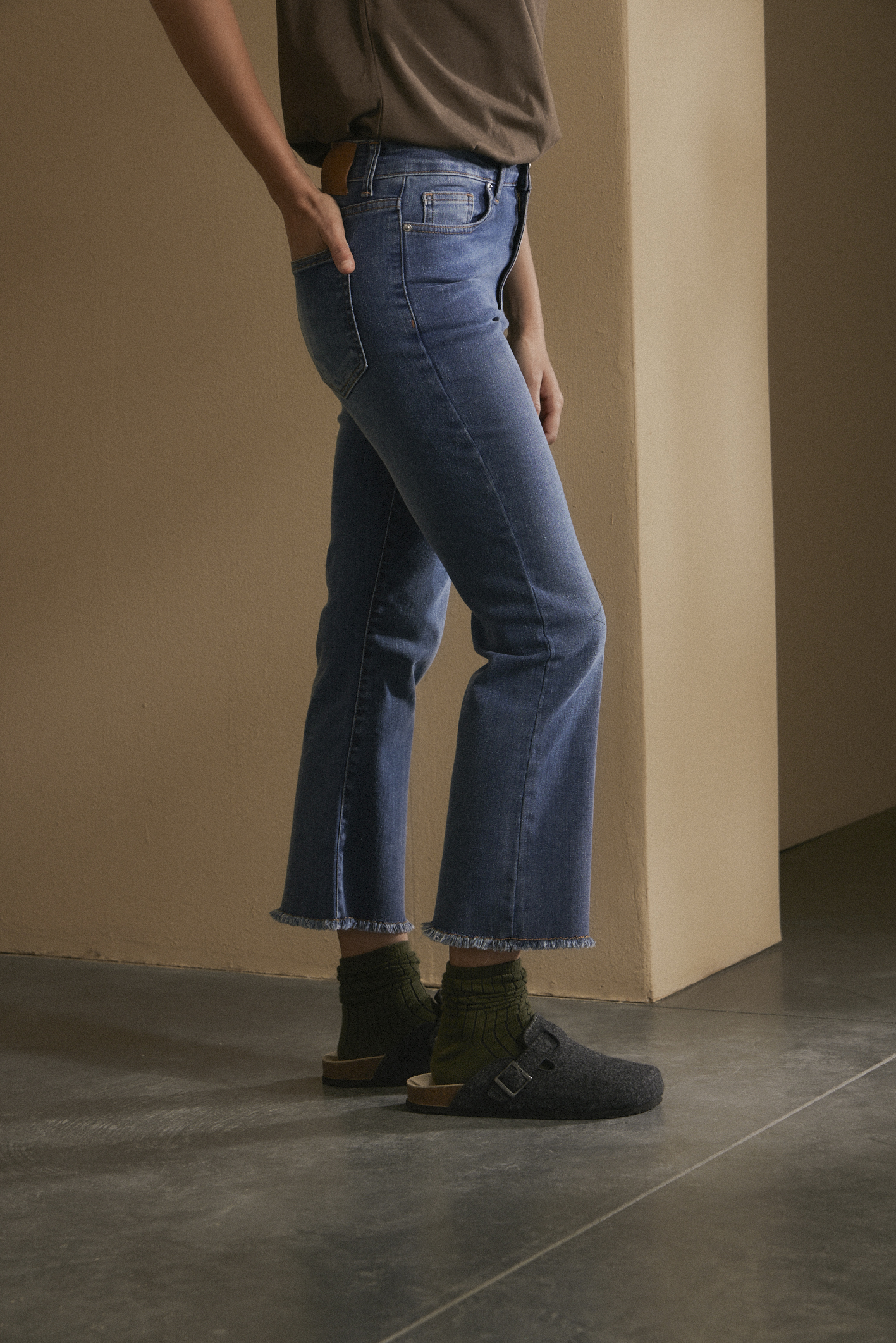 awada_jean-bootcut-blue_10-30-2025__picture-57256