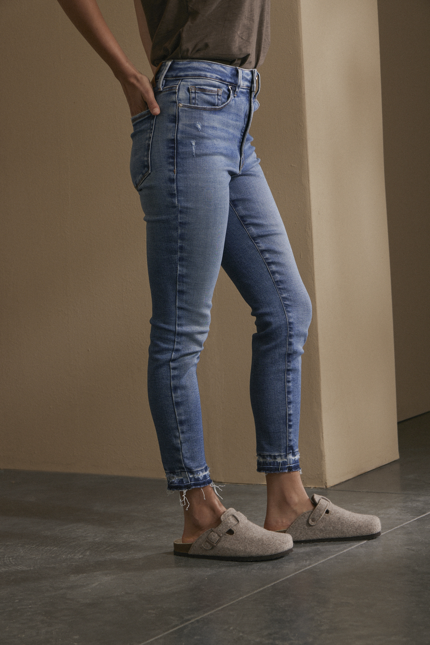 awada_jean-premium-slim-blue_21-26-2025__picture-57335